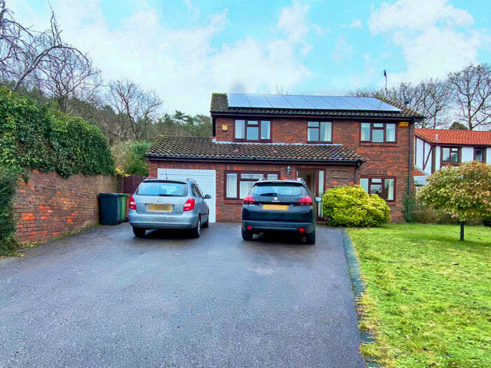 4 Bedroom Detached House To Rent In Berkeley Crescent, Frimley, GU16