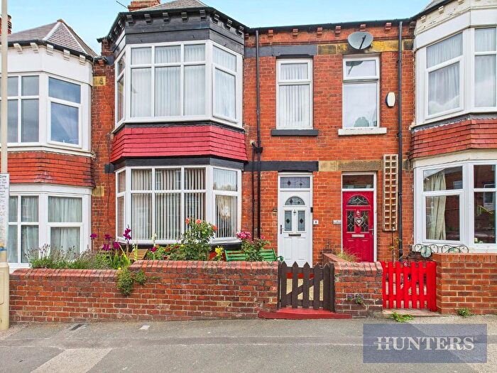 6 Bedroom Terraced House For Sale In Woodall Avenue, Scarborough, YO12