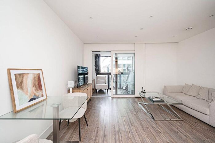 1 Bedroom Flat To Rent In Wiverton Tower, New Drum Street, Aldgate, London, E1