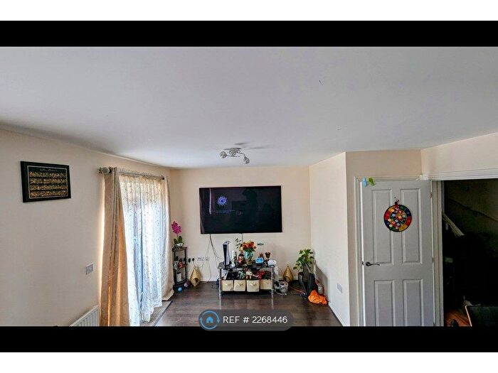 3 Bedroom Semi-Detached House To Rent In Collerne Street, Romford, RM3