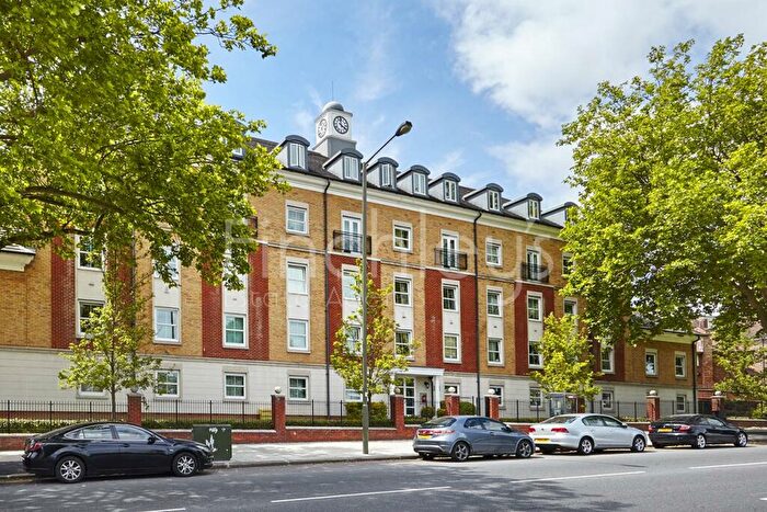 1 Bedroom Flat To Rent In Solomons Court, High Road, N12