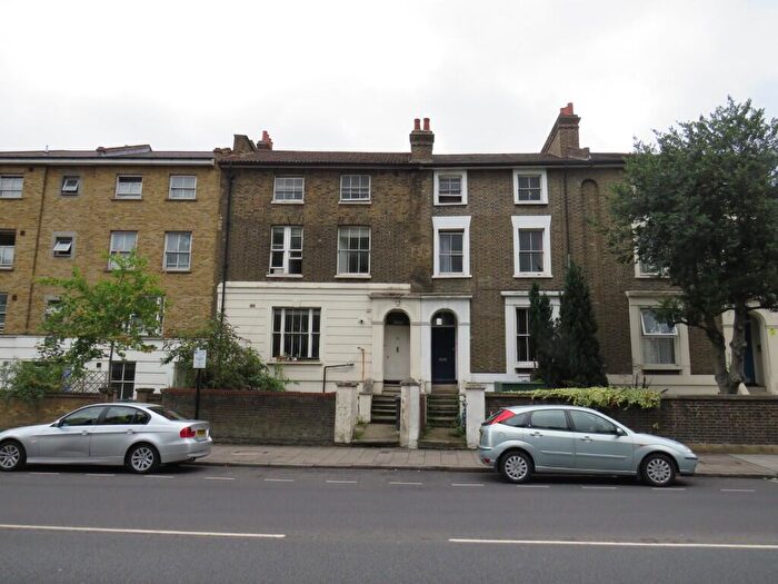 3 Bedroom Flat To Rent In Well Street, London, E9