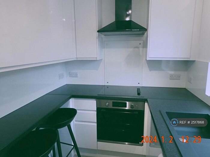 2 Bedroom Flat To Rent In Granada Road, Southsea, PO4