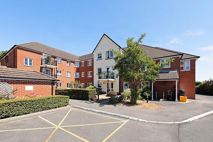 1 Bedroom Retirement Property For Sale In Havant Road, Cosham, PO6
