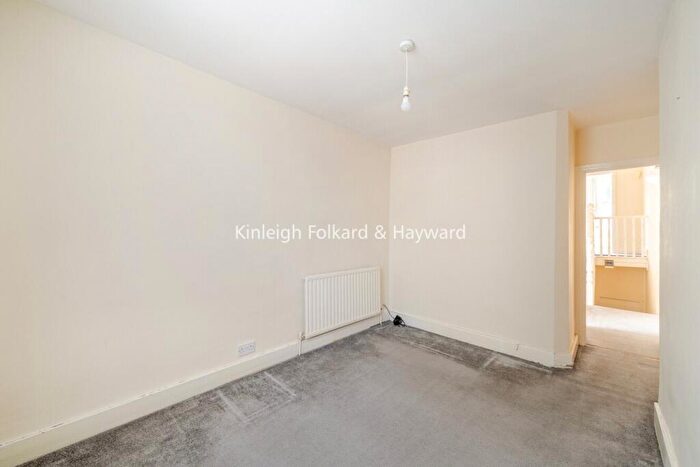 1 Bedroom Terraced House To Rent In New Trinity Road, London, N2