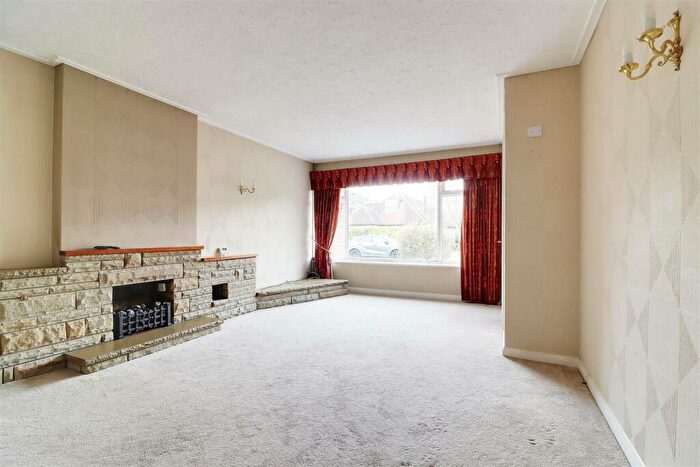 3 Bedroom Detached Bungalow For Sale In Derrymore Road, Willerby, Hull, HU10