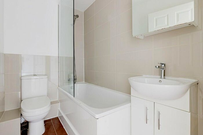 1 Bedroom Apartment To Rent In Mornington Crescent, London, NW1