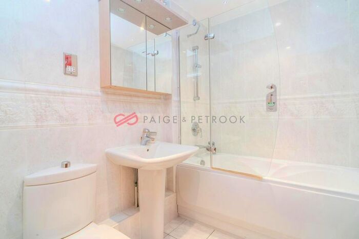 3 Bedroom Flat To Rent In Eastcote Road, Pinner, Middlesex, HA5