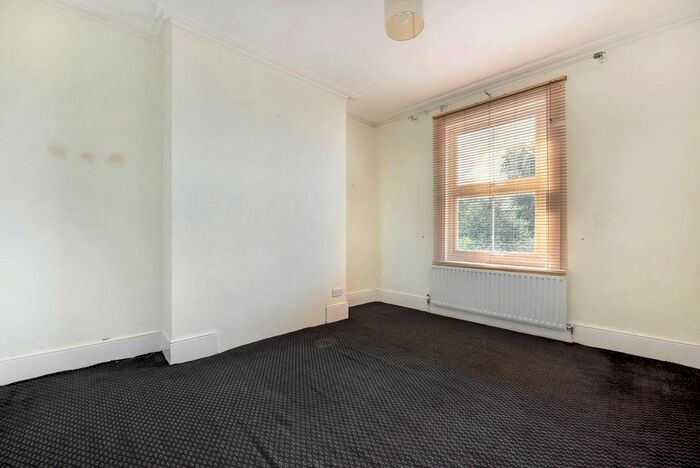 2 Bedroom Flat To Rent In Corfton Road, Ealing, London, W5