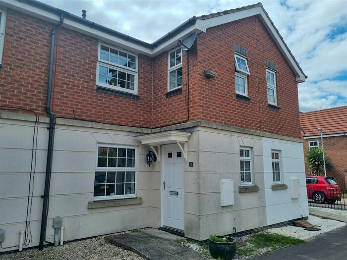 2 Bedroom End Of Terrace House To Rent In Stubbs Close, Brough, HU15