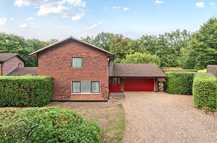 4 Bedroom Detached House For Sale In Luckley Wood, Wokingham, Berkshire, RG41