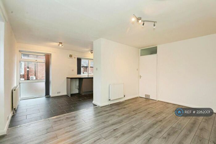 2 Bedroom Maisonette To Rent In Cobthorn, Northwich, CW8