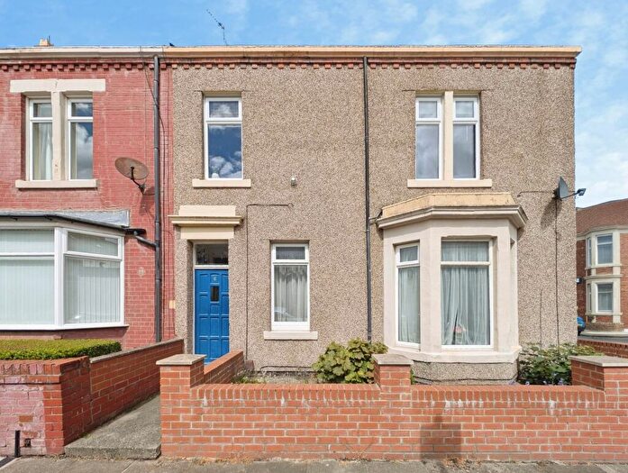 3 Bedroom Flat For Sale In Jesmond Terrace, Whitley Bay, Tyne And Wear, NE26