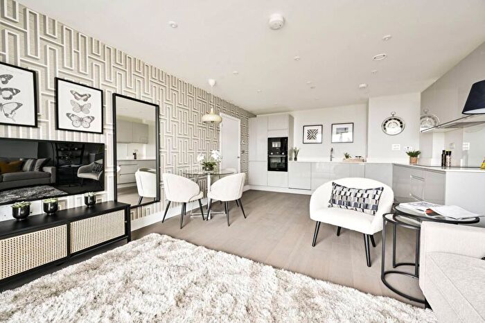 1 Bedroom Flat For Sale In Vision Point, Battersea, SW11