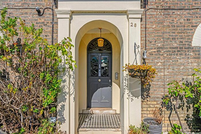 5 Bedroom Property For Sale In Grosvenor Park Road, London, E17
