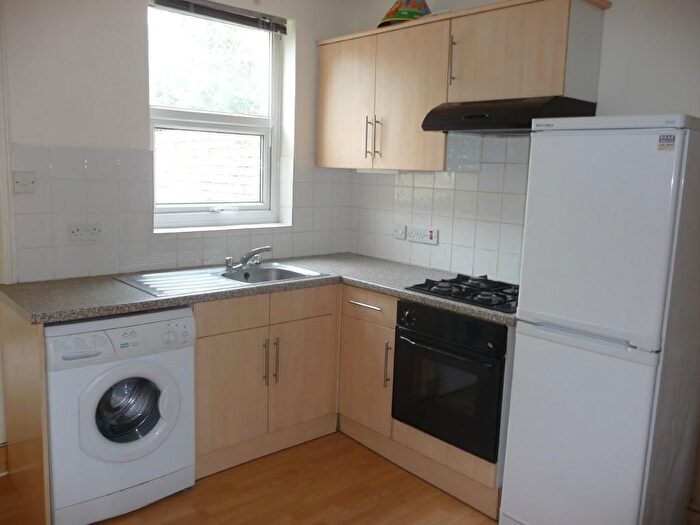 2 Bedroom Semi-Detached House To Rent In Brighton Road, Redhill, RH1