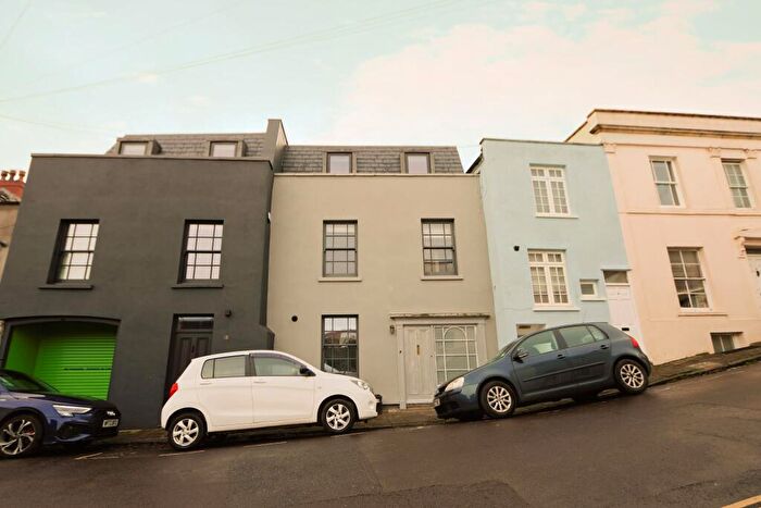 2 Bedroom Flat To Rent In Sutherland Place, Bristol, BS8