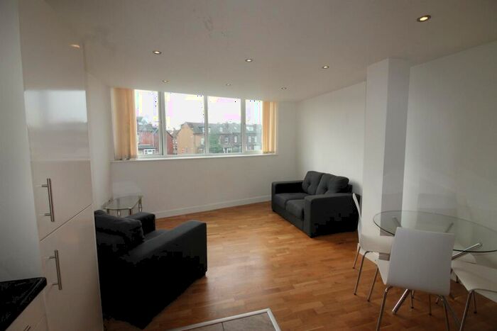 2 Bedroom Apartment To Rent In York Road, Leeds, LS9