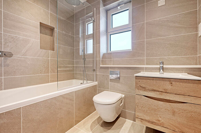 1 Bedroom Flat To Rent In Hillmount Court, St Marys Lane, RM14