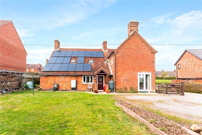 4 Bedroom Detached House For Sale In Romsey Road, Whiteparish, Salisbury, Wiltshire, SP5