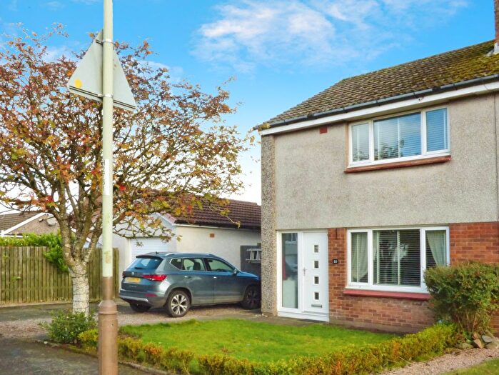 3 Bedroom Semi-Detached House For Sale In Sutherland Drive, Kinross, KY13