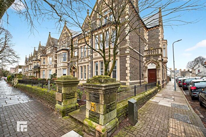 2 Bedroom Flat For Sale In The Hamiltons, Cathedral Road, CF11