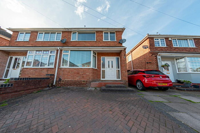 3 Bedroom Semi Detached House For Sale In Mowe Croft, Marston Green, B37