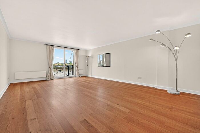 2 Bedroom Flat For Sale In Papermill Wharf, Narrow Street, E14
