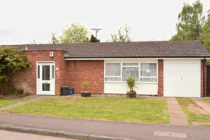 3 Bedroom Bungalow To Rent In Long Green, Chigwell, IG7