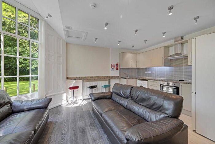 4 Bedroom House To Rent In Broomhall Road, Sheffield, S10