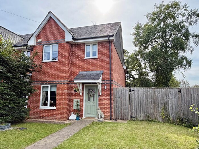 4 Bedroom Town House For Sale In Summit House Close, Woodcote, RG8