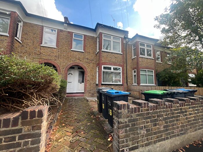 2 Bedroom Maisonette To Rent In Brampton Road, Croydon, CR0