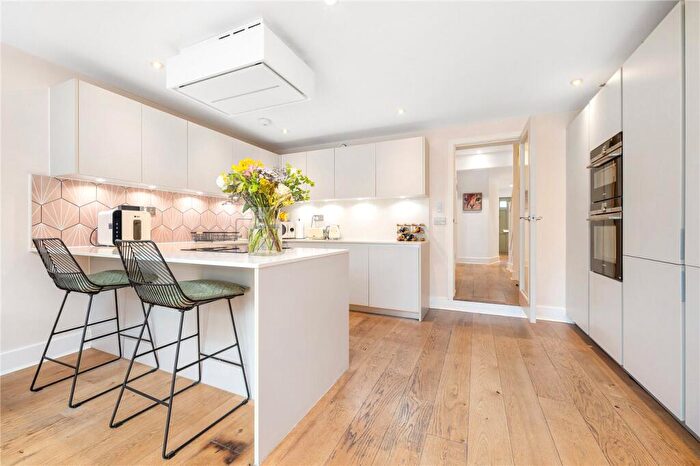 3 Bedroom Terraced House For Sale In Crystal Palace Road, East Dulwich, SE22