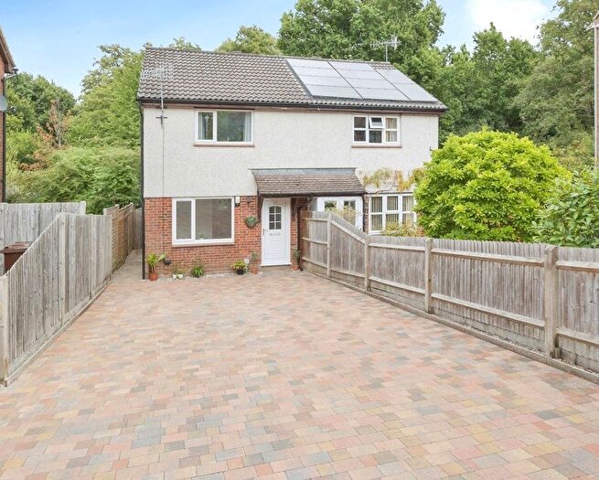 3 Bedroom Semi-Detached House For Sale In Green Way, Tunbridge Wells, Kent, TN2