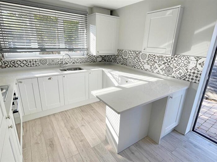 2 Bedroom Bungalow To Rent In Hollyfield, Gresford, Wrexham, Clwyd, LL12