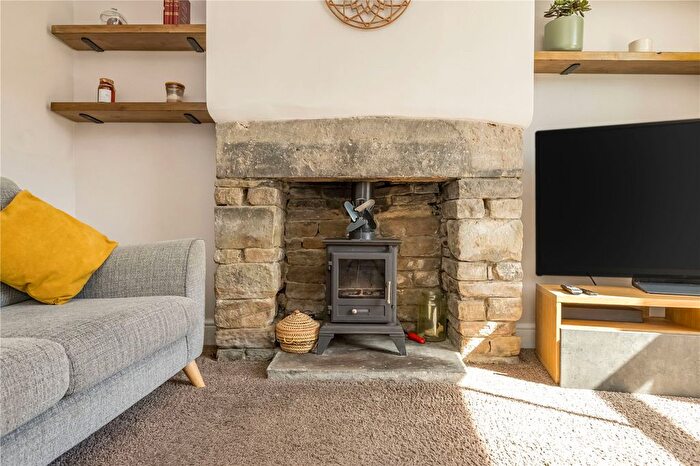 3 Bedroom End Of Terrace House For Sale In Woodhead Road, Holmbridge, Holmfirth, HD9