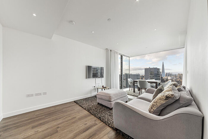 2 Bedroom Apartment To Rent In Alie Street, London, E1