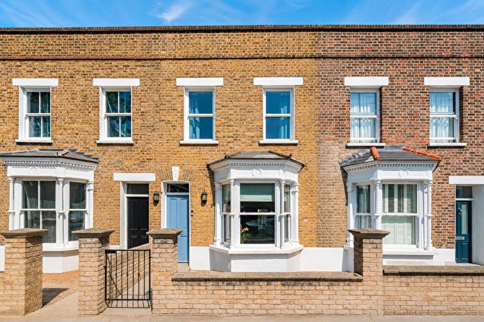 4 Bedroom House For Sale In Gomm Road, Canada Water, SE16