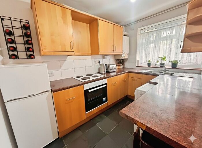 1 Bedroom Flat To Rent In Fayland Avenue, Streatham, London, SW16
