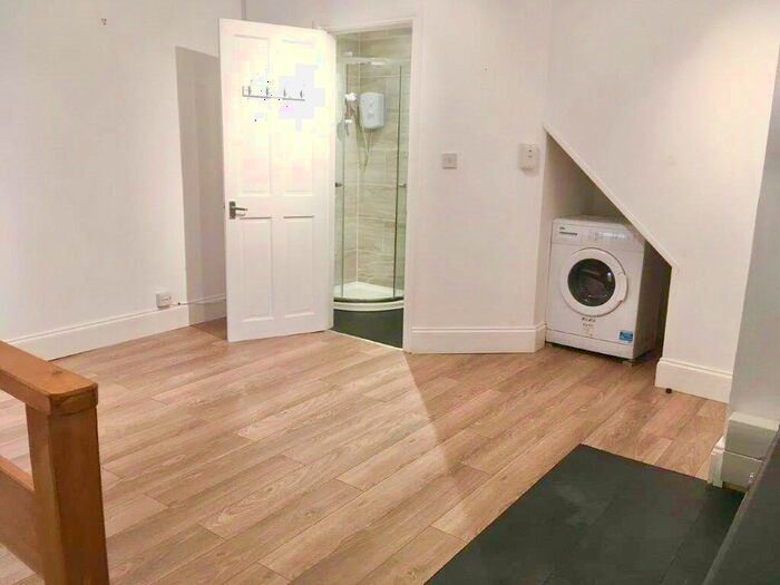 Apartment To Rent In Grafton Street, Brighton, BN2