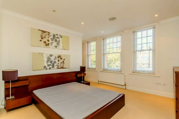 2 Bedroom Flat To Rent In Balham High Road, Wandsworth Common, London, SW17