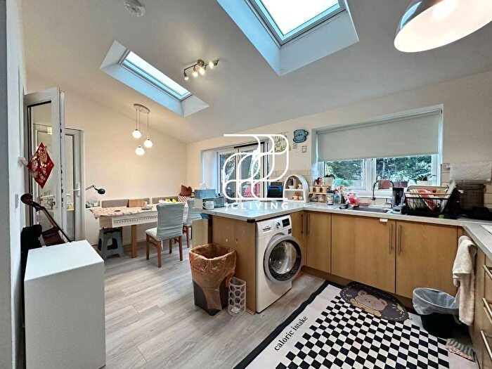 1 Bedroom Detached House To Rent In Rosebank Avenue, Hornchurch, RM12