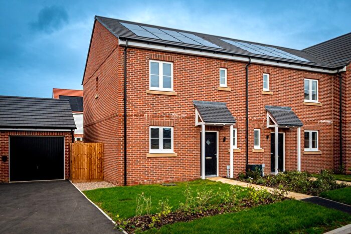 3 Bedroom Semi-Detached House For Sale In Westcote Way, Pershore, WR10