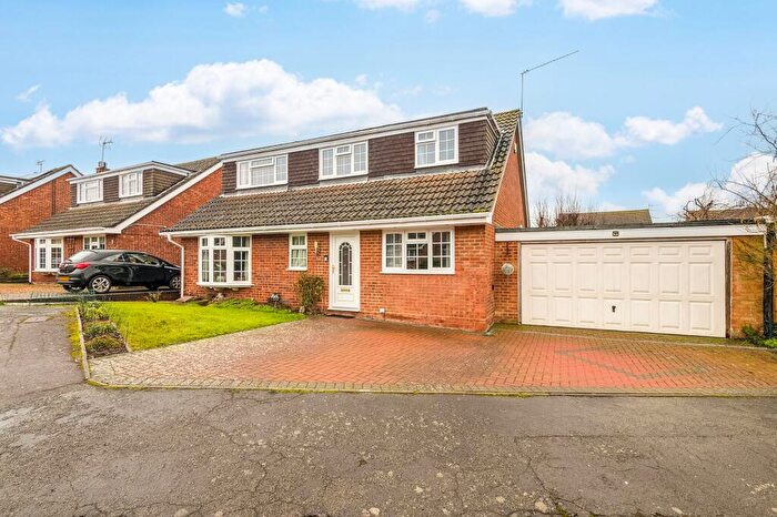 5 Bedroom Detached House For Sale In Whinnetts Way, Pulloxhill, MK45