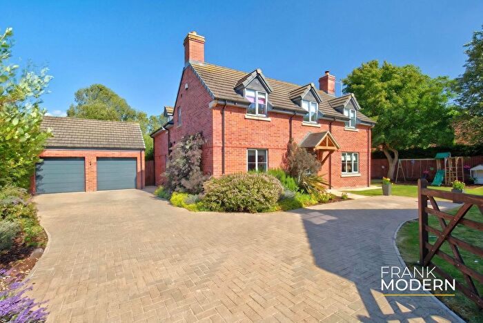 4 Bedroom Detached House For Sale In Highbury Gardens, Morton, PE10