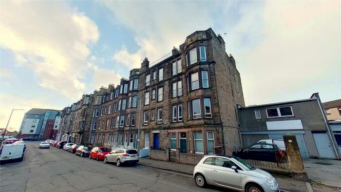 2 Bedroom Flat To Rent In Albion Road, Edinburgh, EH7