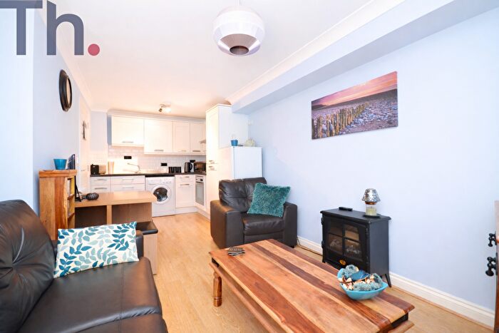 1 Bedroom Flat For Sale In Newport, Isle Of Wight, PO30