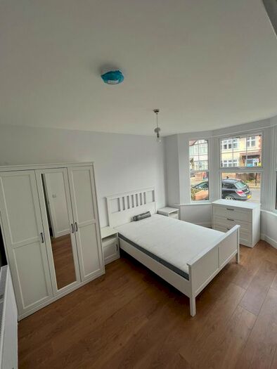 2 Bedroom Maisonette To Rent In Hartham Road, Isleworth, TW7