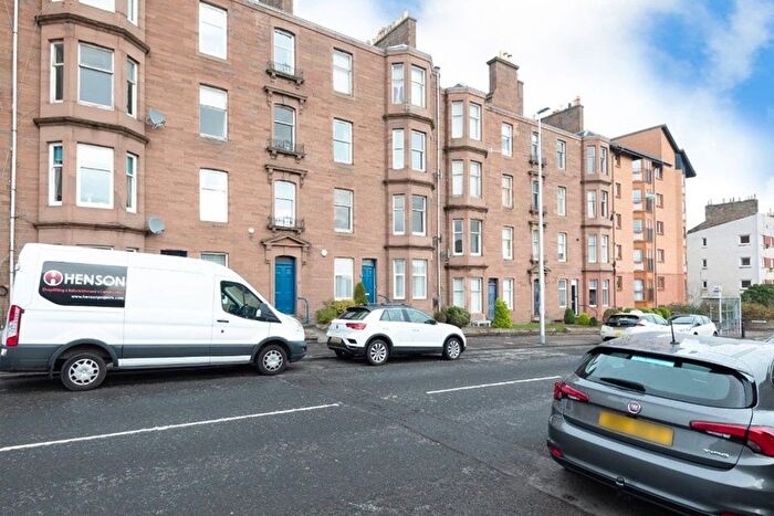 2 Bedroom Flat To Rent In G Blackness Road, Dundee, DD2