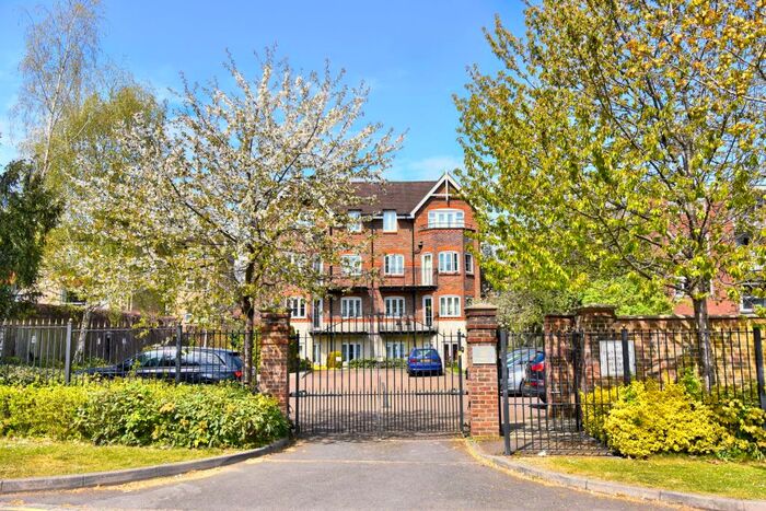 2 Bedroom Apartment To Rent In Station Road, Redhill, RH1